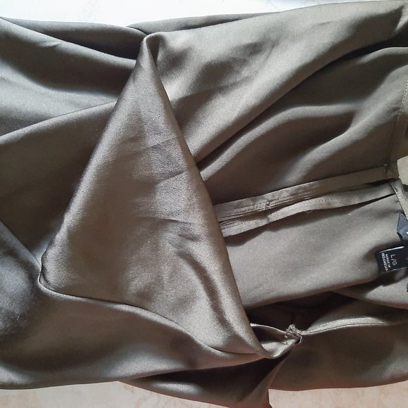 Banana Republic Tank L/G Draped Top Cascade Olive - Picture 8 of 8